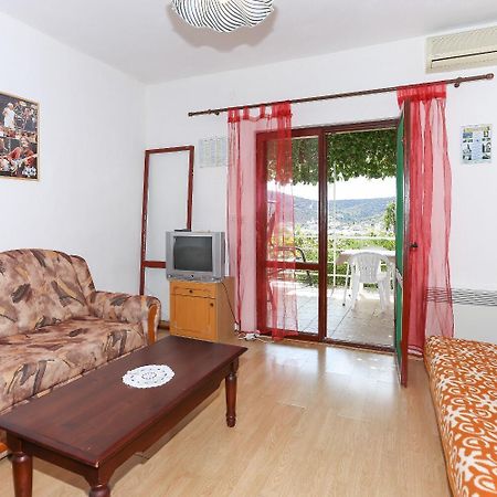 Holiday Home Marcelo-With Terrace Vinišće 外观 照片