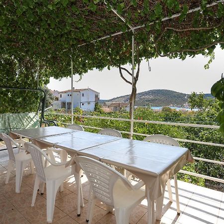 Holiday Home Marcelo-With Terrace Vinišće 外观 照片
